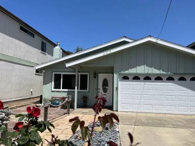 Main picture of 304 Grove St