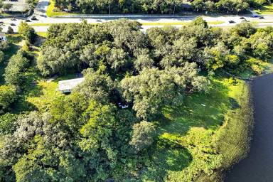 Main picture of 15 W Colonial Dr