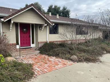 Main picture of 2611 W Highway 12