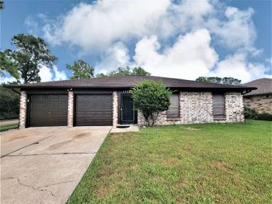 Main picture of 17303 Fife Ln