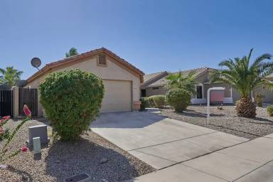 Main picture of 3677 W Santa Cruz Ave