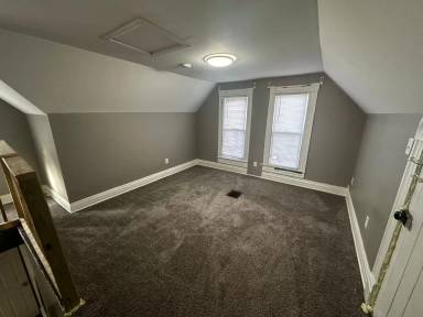 Main picture of 5311 Halsey St