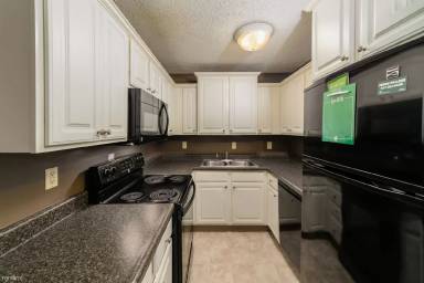 Main picture of Waters Edge Apartments