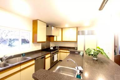 Main picture of 923 Green St