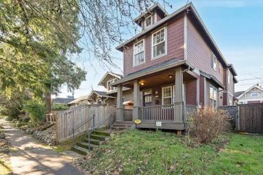 Main picture of 5231 NE Garfield Ave