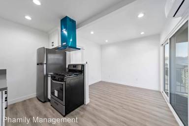 Main picture of 435 N Wilson Ave