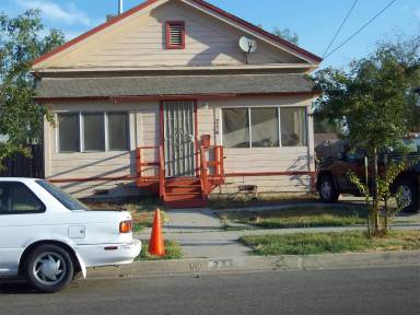 Main picture of 214 E Myrtle St