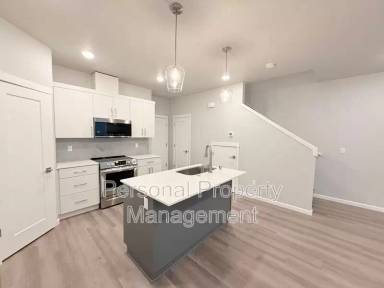 Main picture of 16332 NE 21st St