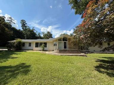 Main picture of 5305 Castlebrook Dr