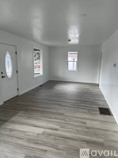 Main picture of 2015 E Bridgeport Ave