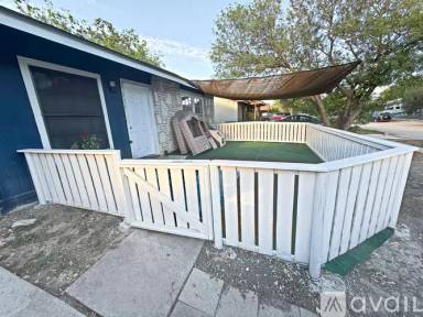 Main picture of 5215 Village Hvn