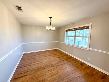 Main picture of 207 Estates Dr