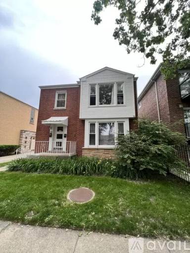 Main picture of 7415 N Claremont Ave