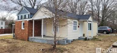Main picture of 2109 Niagara St