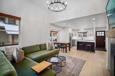 Main picture of 675 Deer Valley Dr