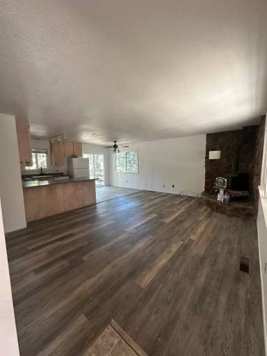 Main picture of 897 Julie Ln