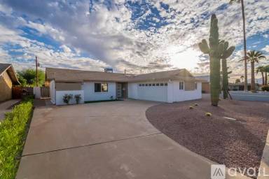 Main picture of 8607 E Jackrabbit Rd