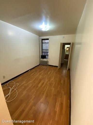 Main picture of 1705 Putnam Ave