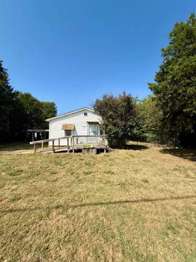 Main picture of 6193 Meridian Rd