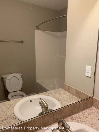 Main picture of 262 Stadium Dr N