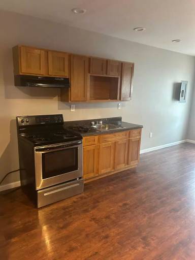 Main picture of 1864 E Cornwall St
