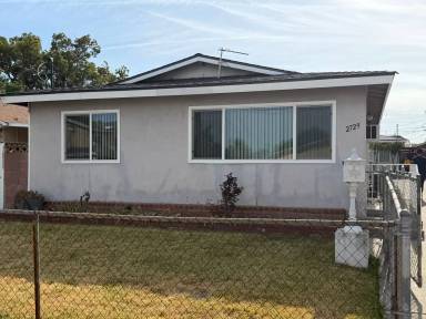 Main picture of 2729 Kelburn Ave