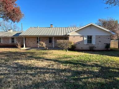 Main picture of 2301 Post Oak Rd