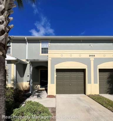 Main picture of 2655 Revolution St