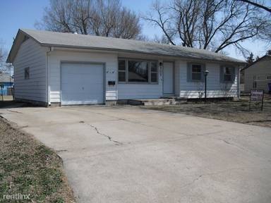 Main picture of 909 Highland Dr