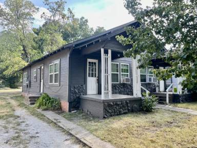 Main picture of 509 W 15th St