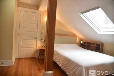 Main picture of 824 NE Hancock St