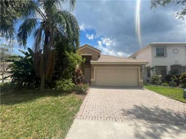 Main picture of 5010 Ibis Pl