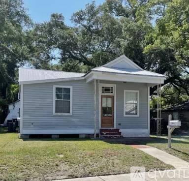 Main picture of 309 Seal Ave