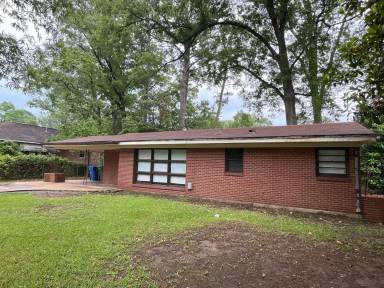 Main picture of 3038 Grenada Dr