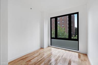 Main picture of 61 W 104th St