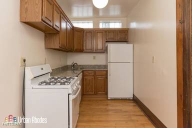 Main picture of 1342 W. Waveland
