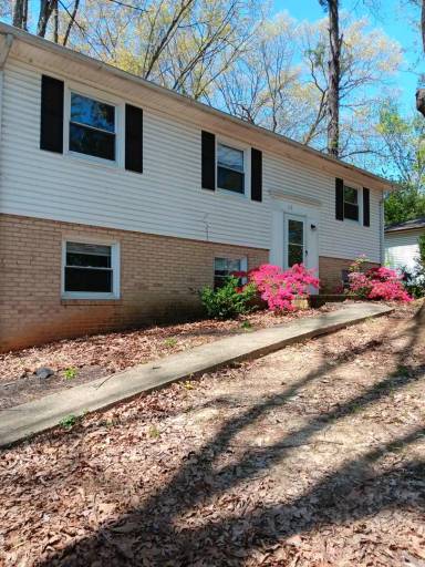 Main picture of 110 Middlesex Dr