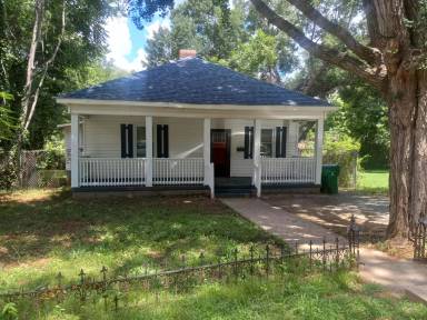 Main picture of 2412 Booker Ave