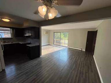 Main picture of 643 Jeffery Ave