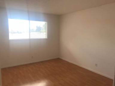 Main picture of 2339 Monroe St