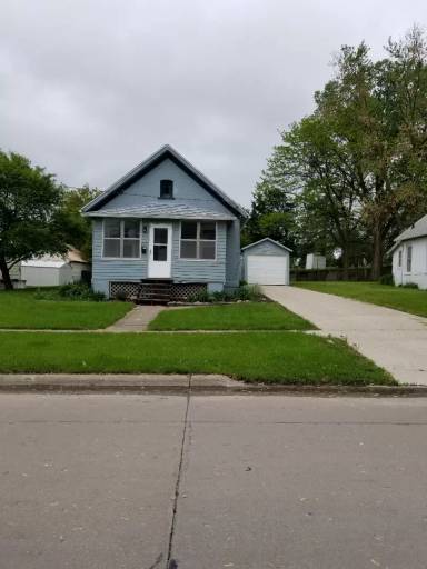 Main picture of 735 S Avenue C