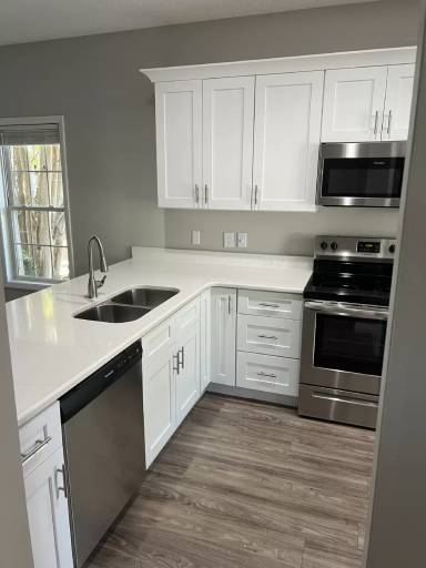 Main picture of 200 Holly Pines Dr