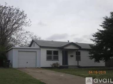 Main picture of 3109 SE 21st St