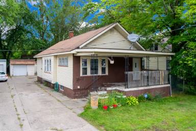 Main picture of 1168 E Apple Ave