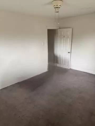 Main picture of 940 E Locust Ave