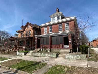 Main picture of 138 E Lincoln St