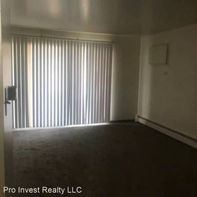 Main picture of 557 Wentworth Ave
