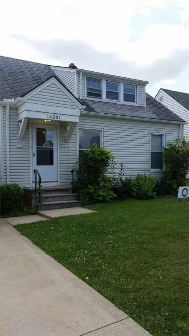 Main picture of 14201 Saint James Ave