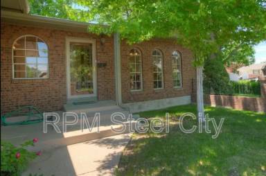Main picture of 2541 Taylor Ln