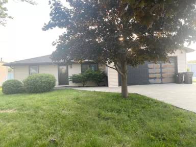 Main picture of 7803 N Crestline Dr